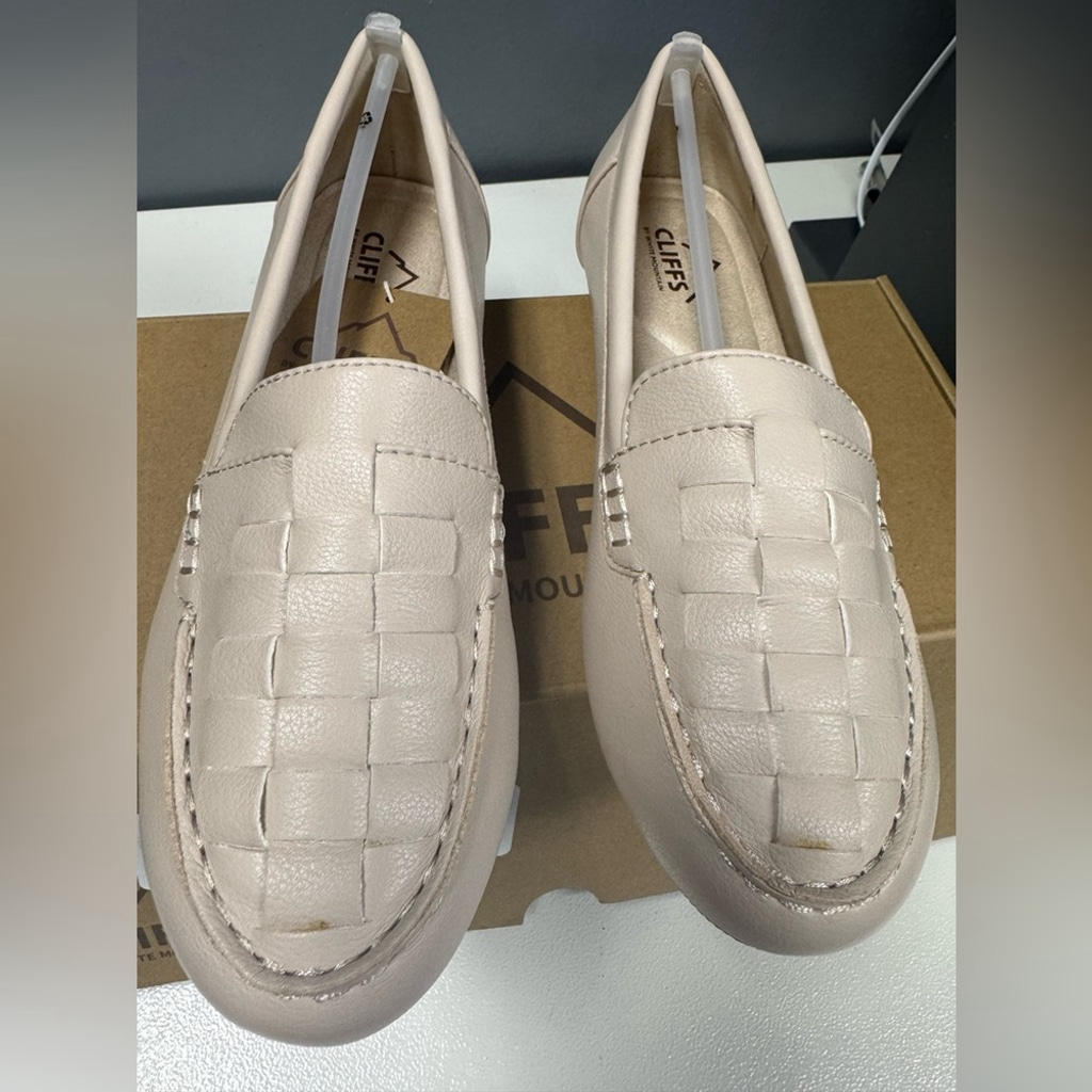 Nib- Women's Cream Loafers